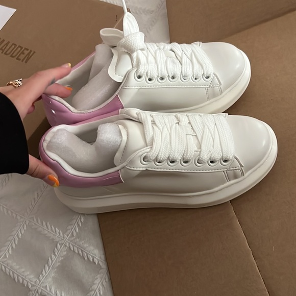 Steve Madden brand new sneakers ! - Picture 6 of 6
